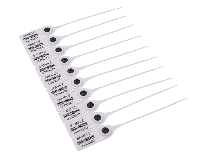 Manipulace s plastovým těsněním kamionu s odtržením